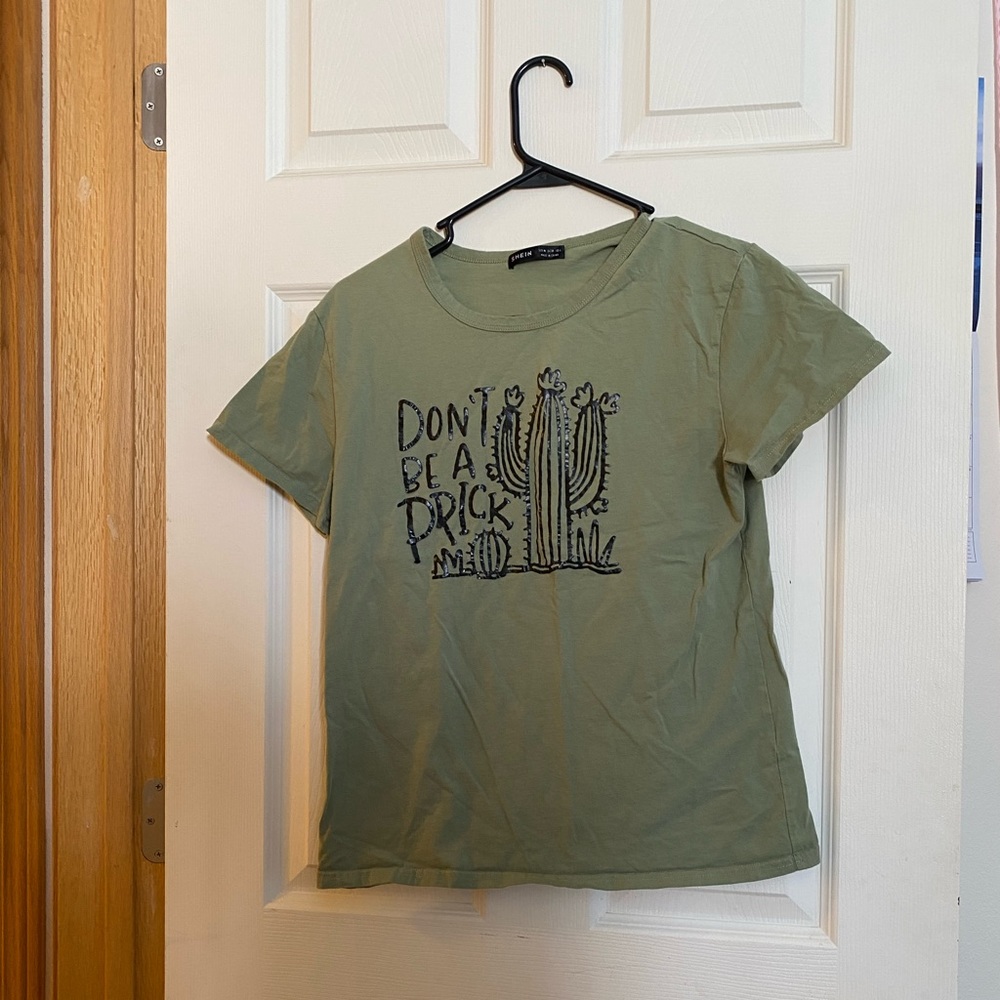 Shein green graphic t-shirt size medium